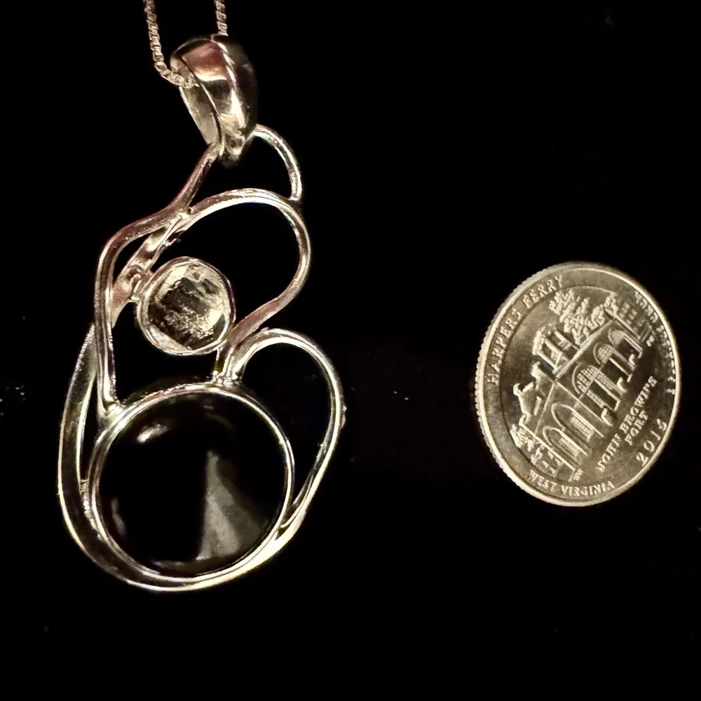 Sterling Silver Black Onyx Pendant complete with chain- Very classy & Elegant‎
